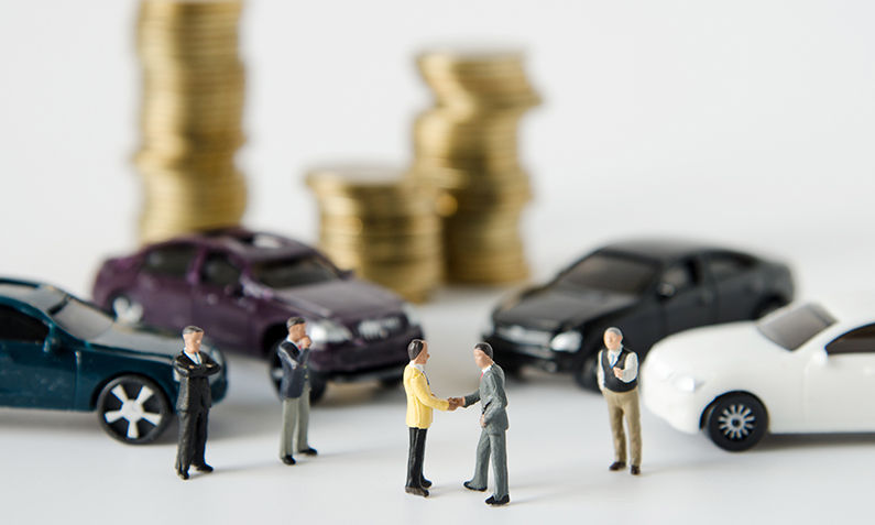 What Are the Average Car Insurance Costs by Age Group in the UK?